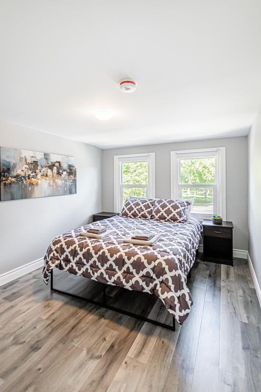 535 Mohawk Road West, Room 2, Hamilton, ON