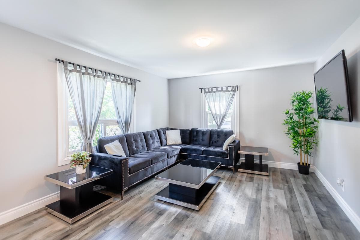 535 Mohawk Road West, Room 2, Hamilton, ON photo 4