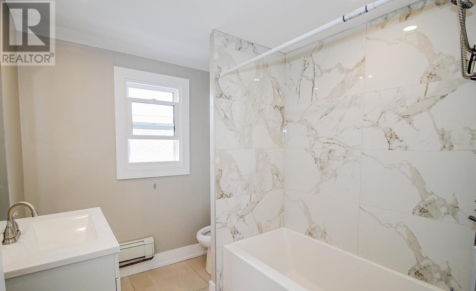 181 Welland Street, Unit 2, Port Colborne, Ontario photo 2